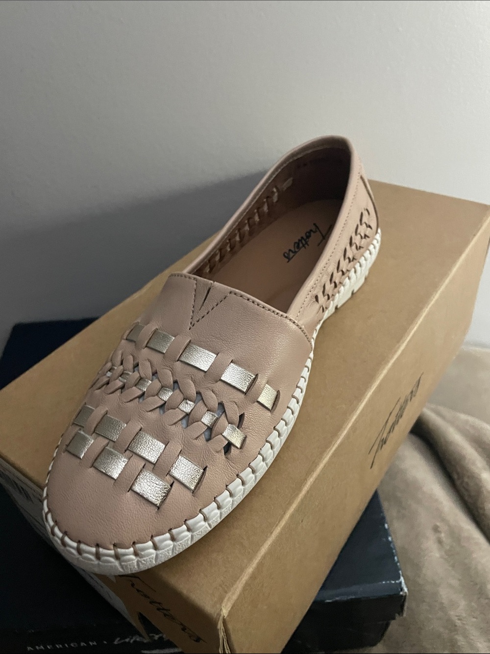 Trotters Blush Pink Woven Metallic Accent Loafers